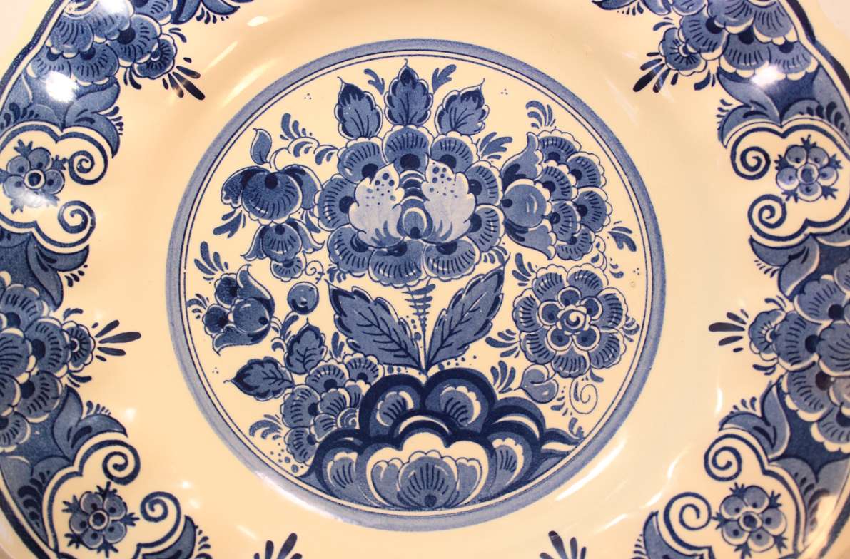 Vintage Large Blauw Delfts Distel Blue & White Display Bowl.