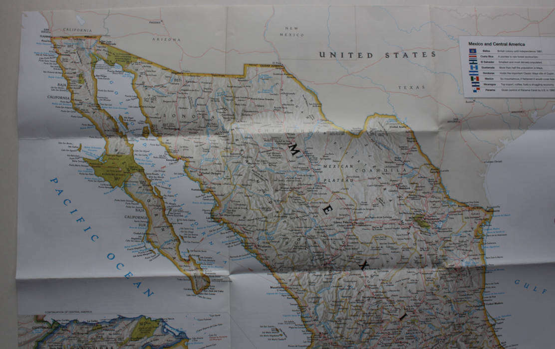 National Geographic Folded Map The Dividing Link Mexico and Central America August 2007