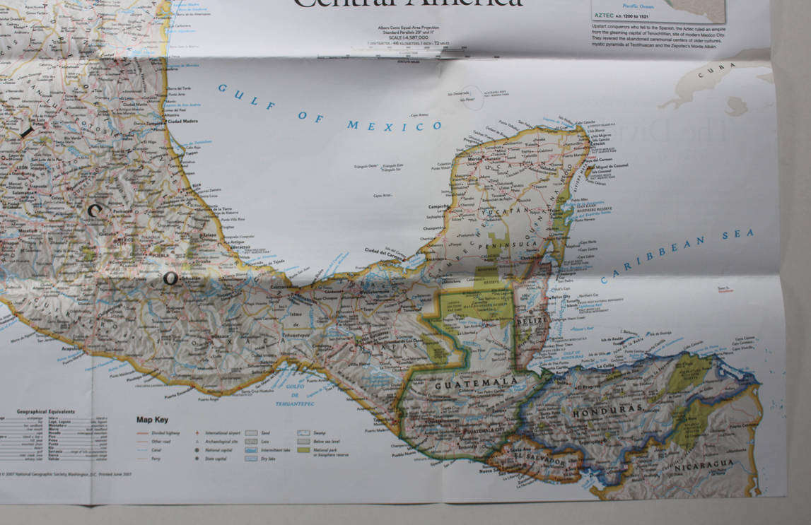 National Geographic Folded Map The Dividing Link Mexico and Central America August 2007