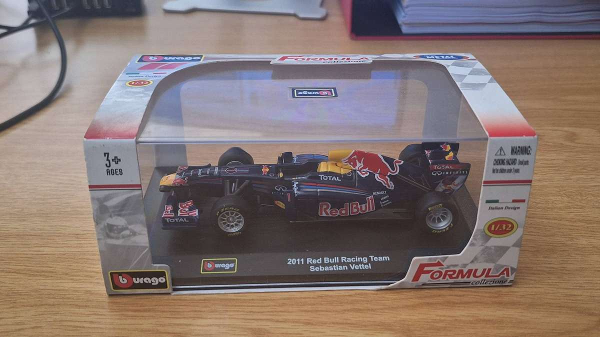 2011 Red Bull Racing Team - Sebastian Vettel