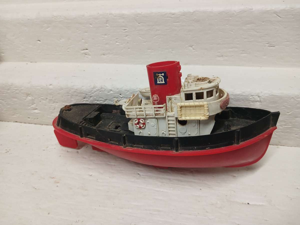 HO SCALE - X3 TUG BOATS