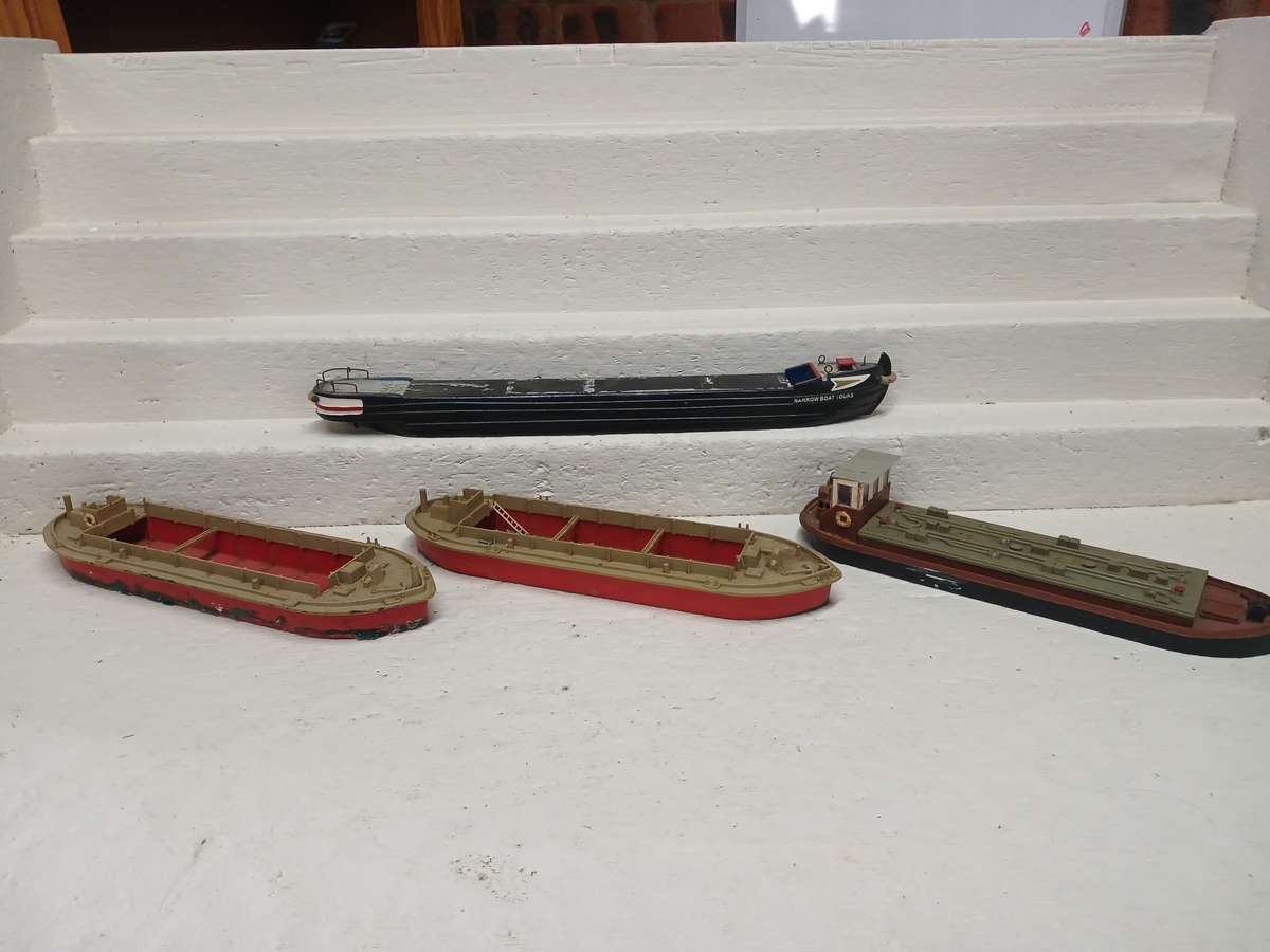 HO SCALE - X4 BARGE BOATS