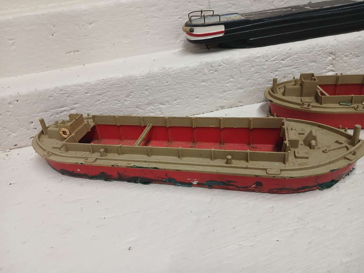 HO SCALE - X4 BARGE BOATS