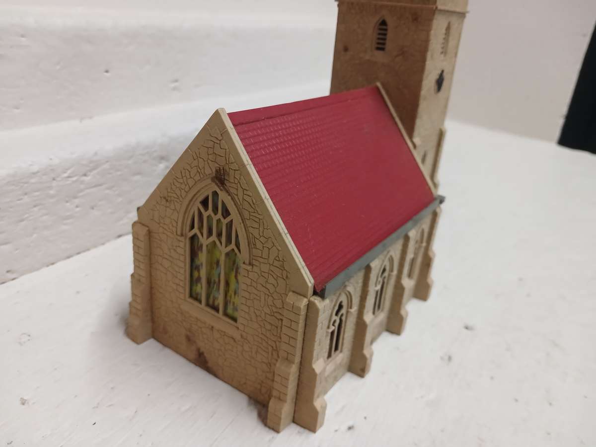 HO SCALE - OLD STYLE STONE FINISH CHURCH