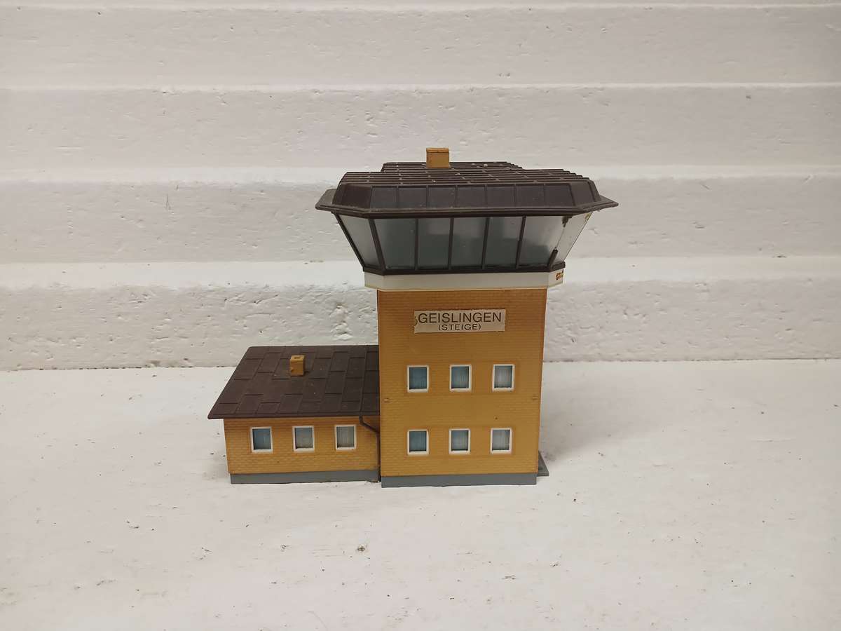 HO SCALE - KIBRI - CONTROL TOWER