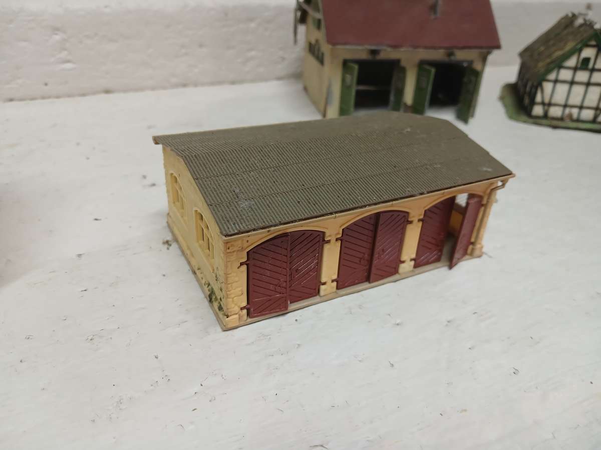 HO SCALE - EUROPEAN STYLE HOUSES - X5