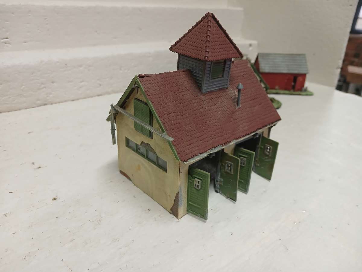 HO SCALE - EUROPEAN STYLE HOUSES - X5
