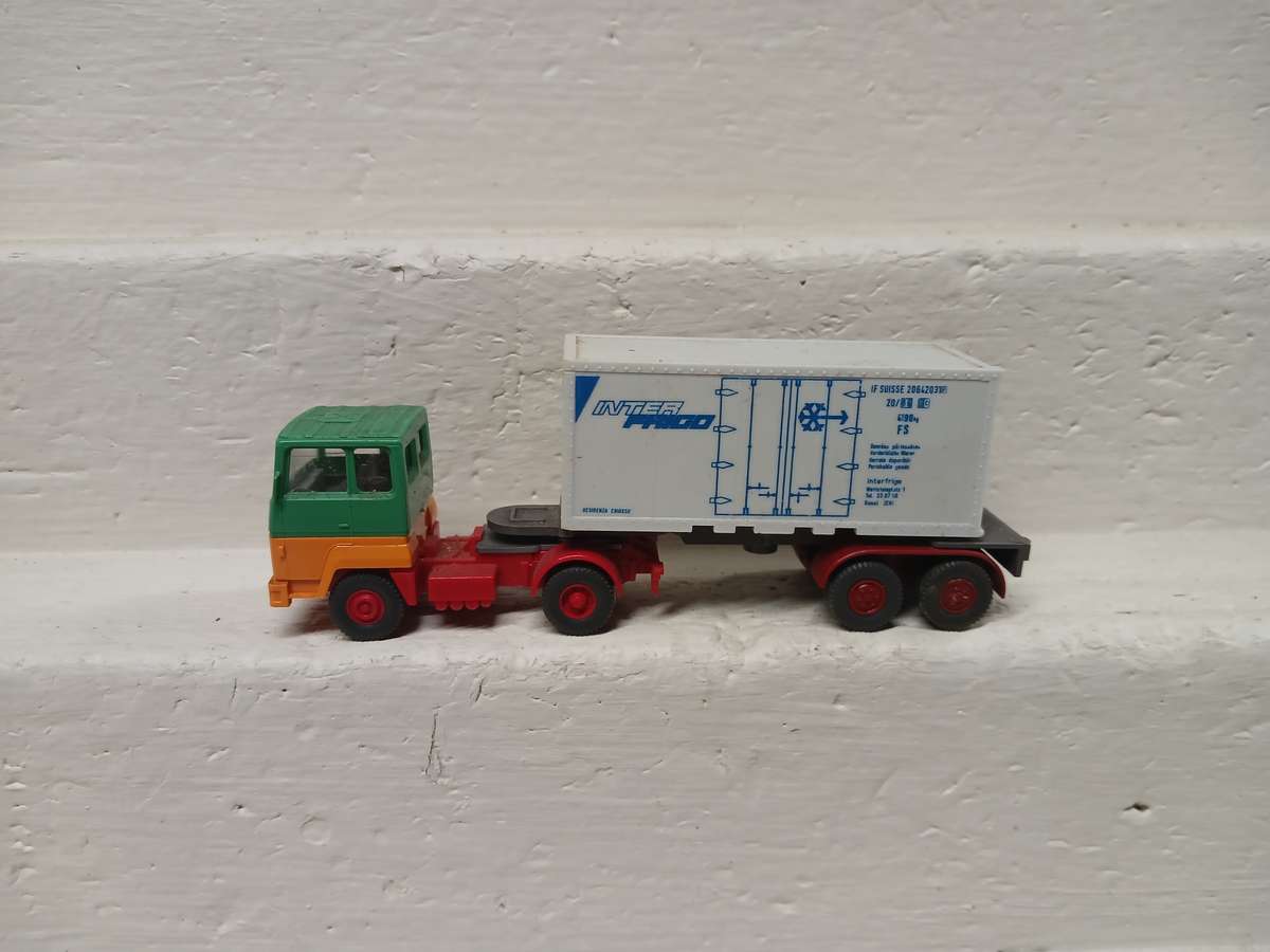 HO SCALE - WIKING - FORD - CONTAINER TRUCK AND TRAILER
