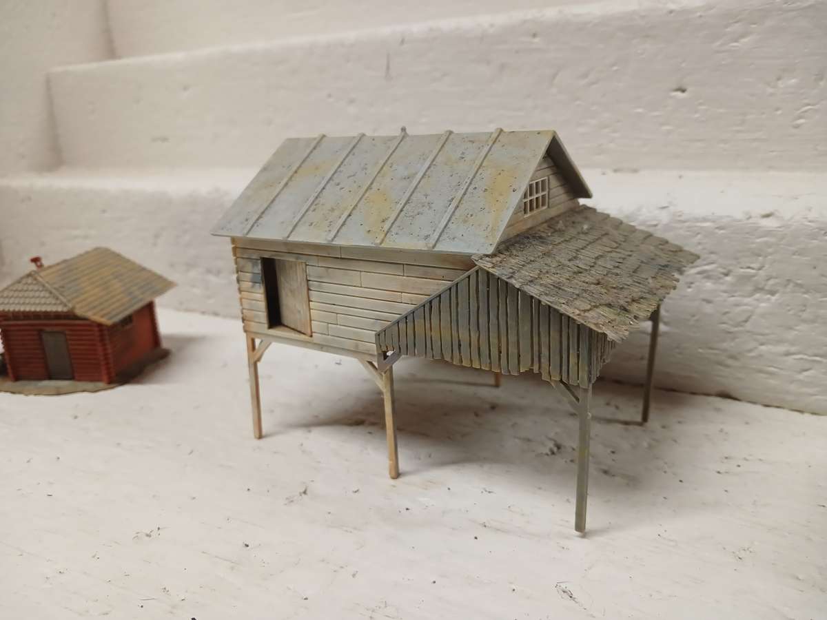 HO SCALE - VARIOUS OLD TIMER BUILDINGS - X3