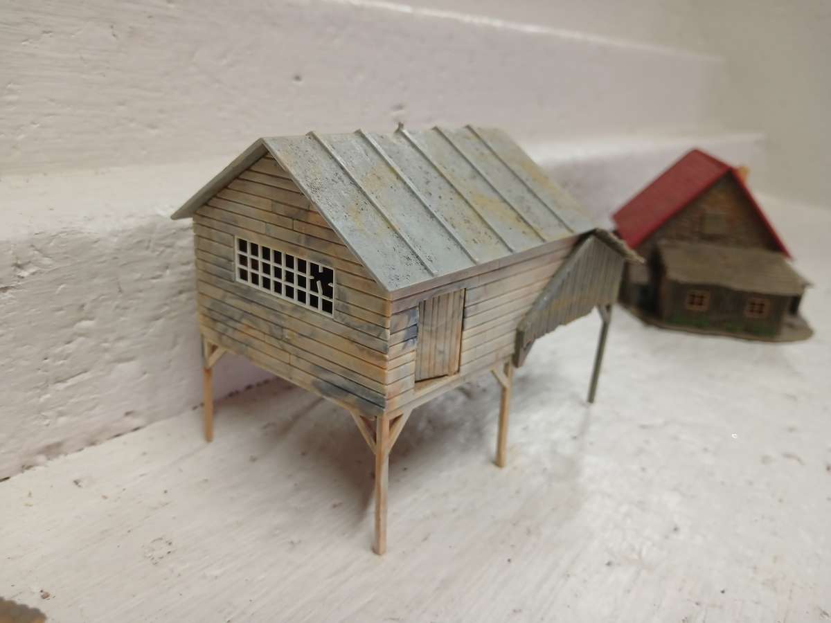 HO SCALE - VARIOUS OLD TIMER BUILDINGS - X3