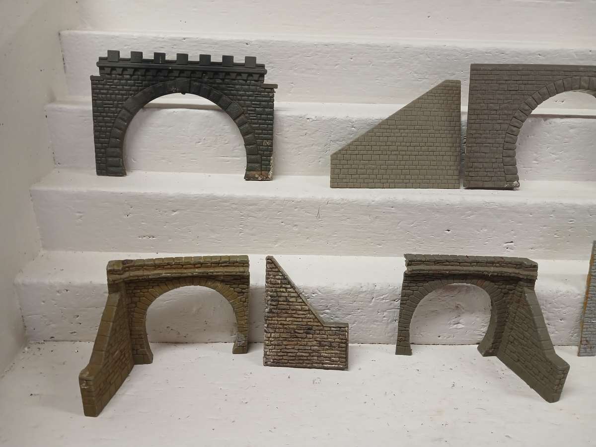 HO / OO SCALE - VARIOUS TUNNEL ENTRANCES