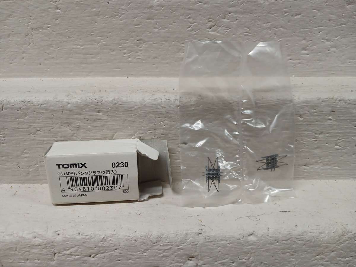 N SCALE - TOMIX PANTOGRAPHS - X2 - BOXED