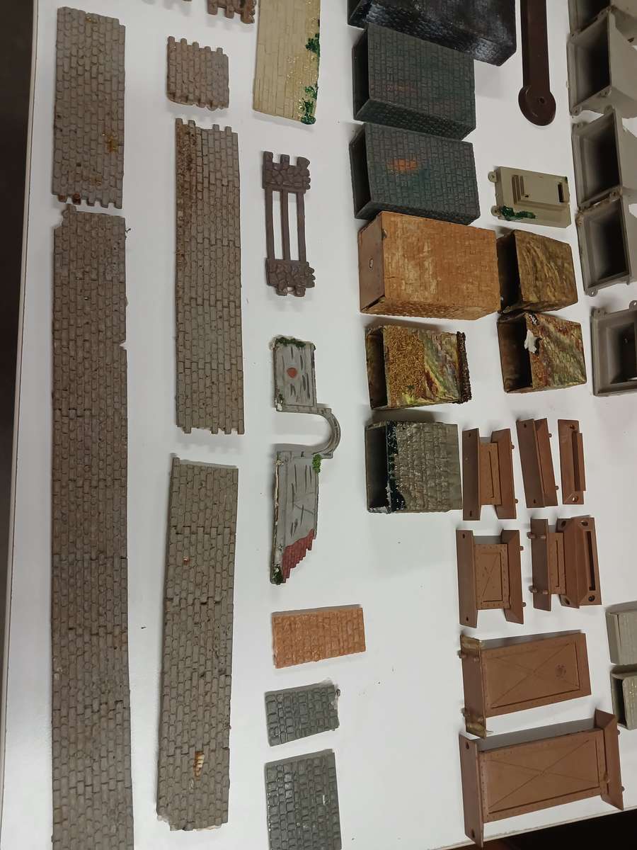 HO / OO SCALE - BRIDGE SUPPORTS & SOME STONE WALLING