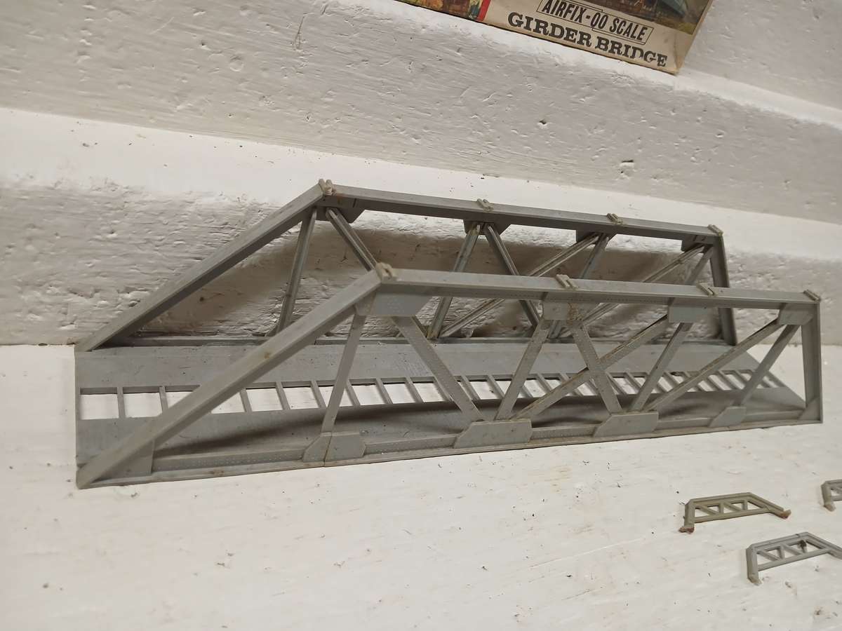 HO / OO SCALE - AIRFIX - GIRDER BRIDGE
