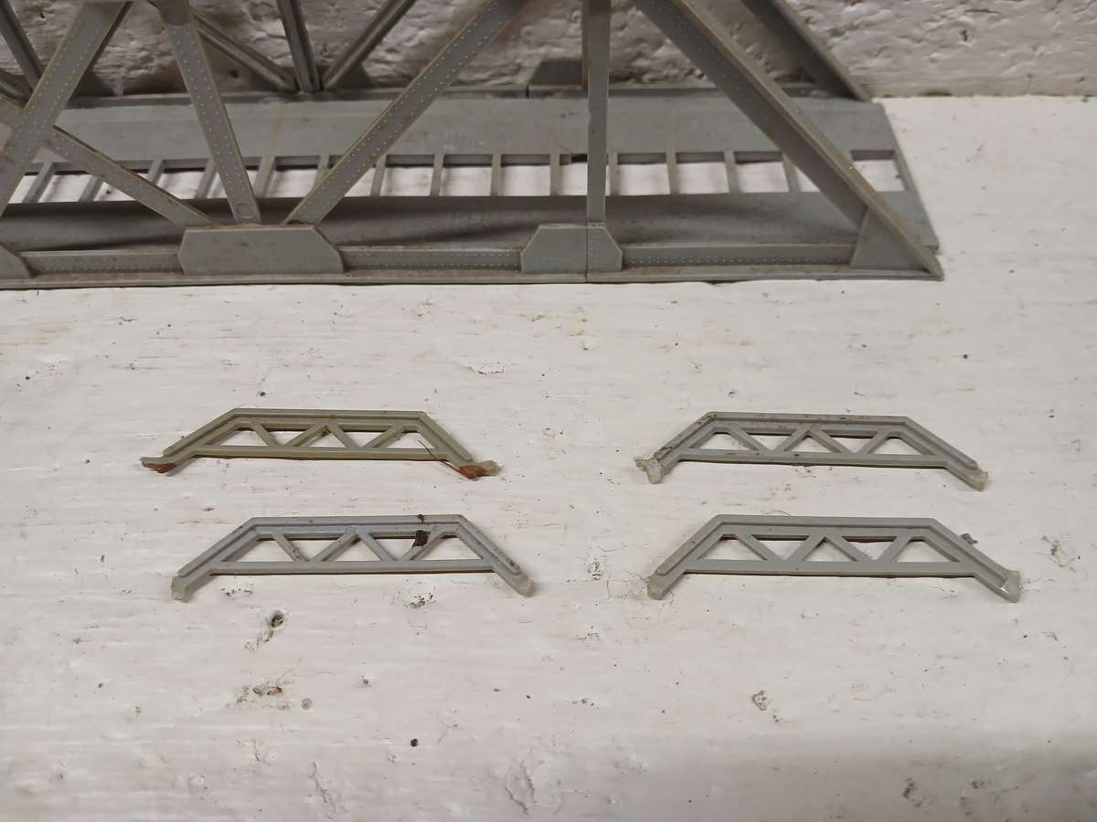 HO / OO SCALE - AIRFIX - GIRDER BRIDGE