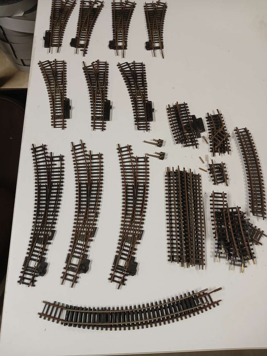 HO / OO SCALE - HORNBY - POINTS & TRACK