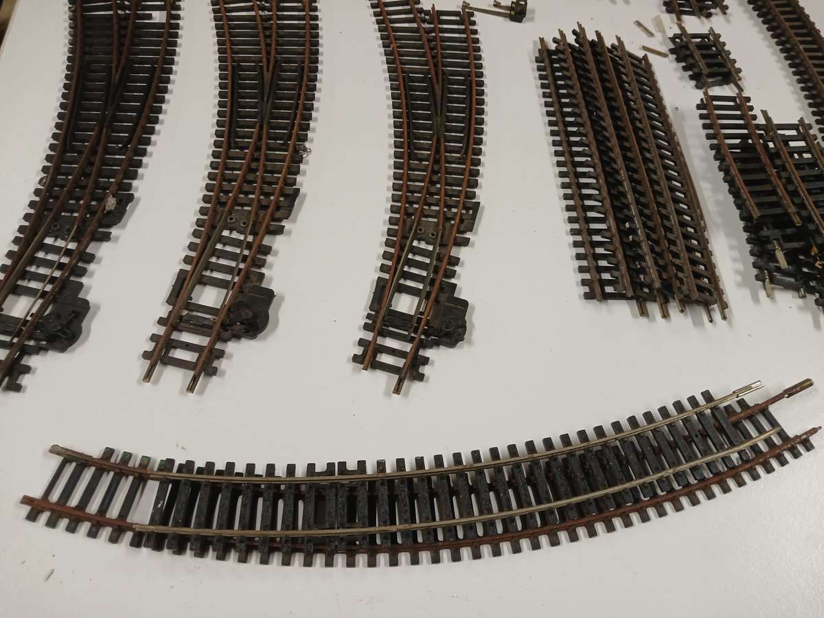 HO / OO SCALE - HORNBY - POINTS & TRACK