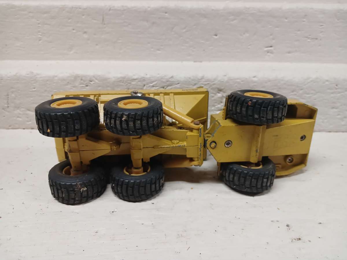DIE CAST : 1:50 SCALE - ERTL - CAT D350D ARTICULATED DUMP TRUCK