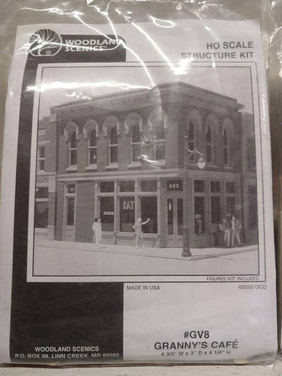 HO SCALE - WOODLAND SCENICS - X5 BUILDING KITS - BOXED