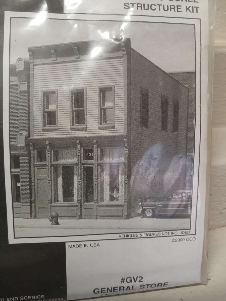 HO SCALE - WOODLAND SCENICS - X5 BUILDING KITS - BOXED