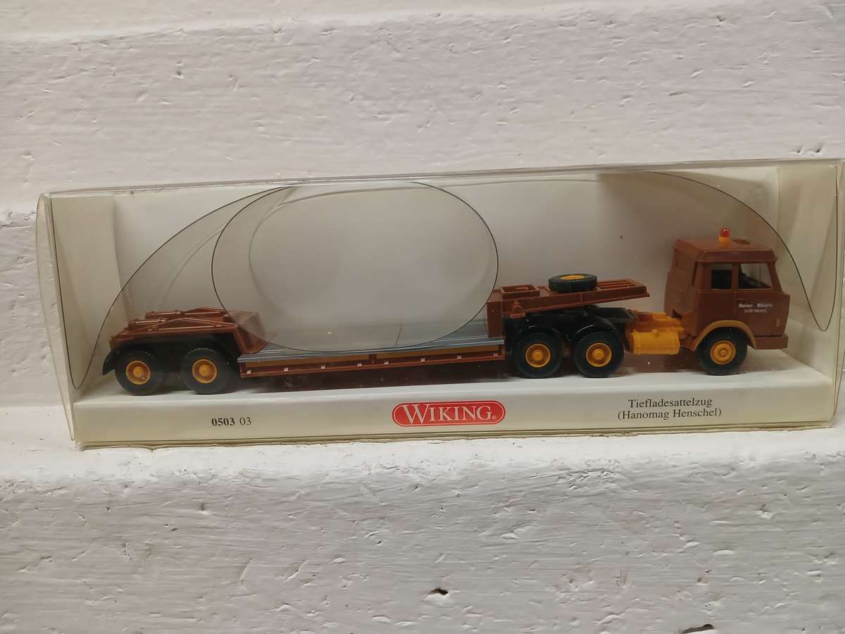 HO SCALE - WIKING - TRUCK  TRAILER - BOXED