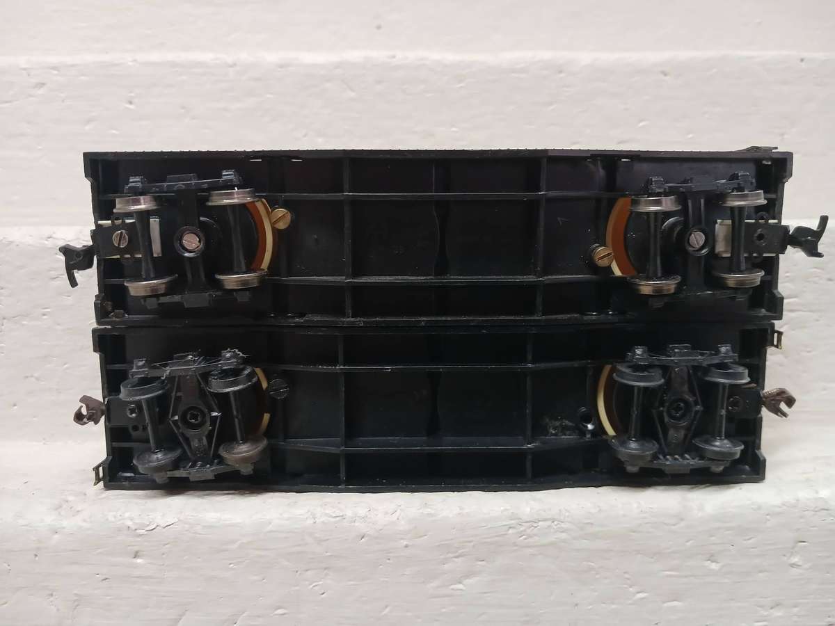 OO SCALE - TRIANG - WESTWOOD PICKLES WAGON - X2