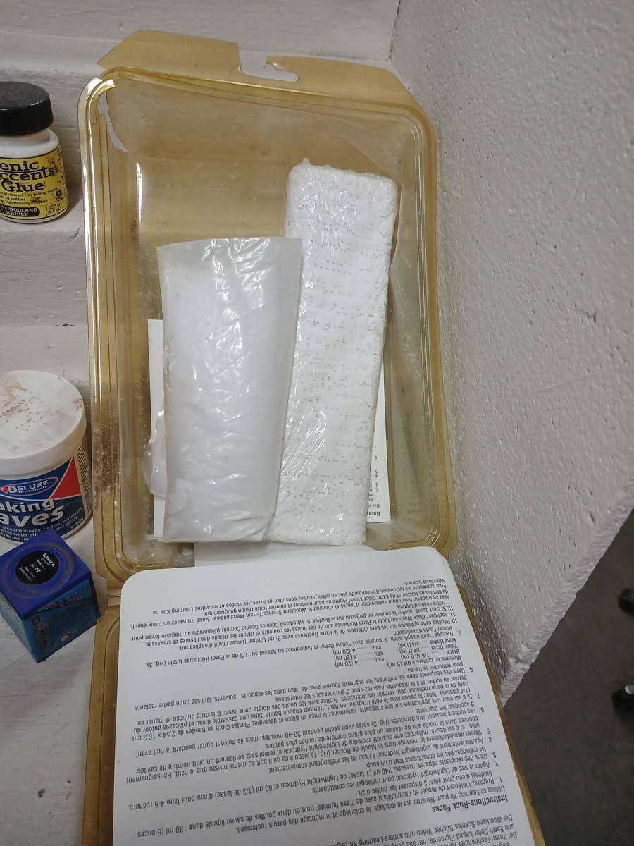 HO SCALE - VARIOUS MODEL PAINTS , POWDERS + SCENERY ACCESSORIES