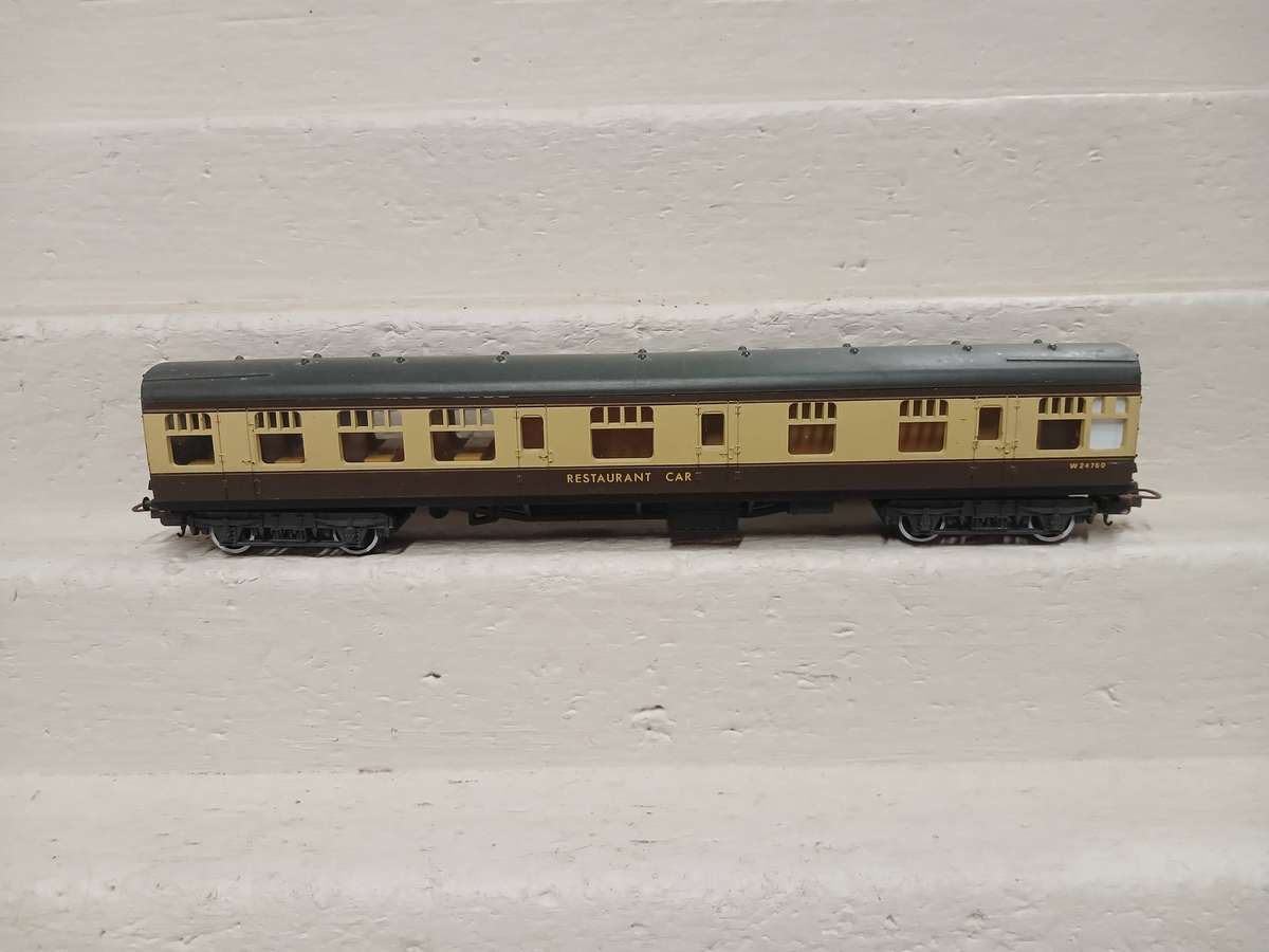 HO SCALE - LIMA - BRITIISH RETAURANT CAR COACH