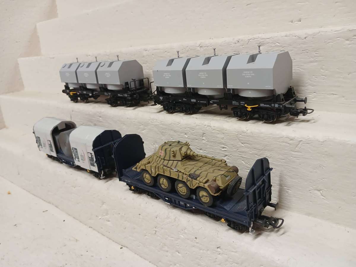HO SCALE - PIKO - VARIOUS GOODS WAGONS - X4