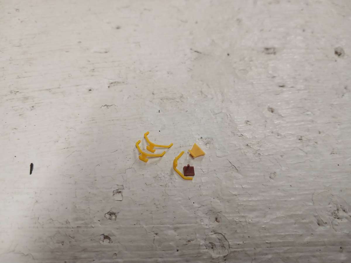 HO SCALE - PIKO - VARIOUS GOODS WAGONS - X4