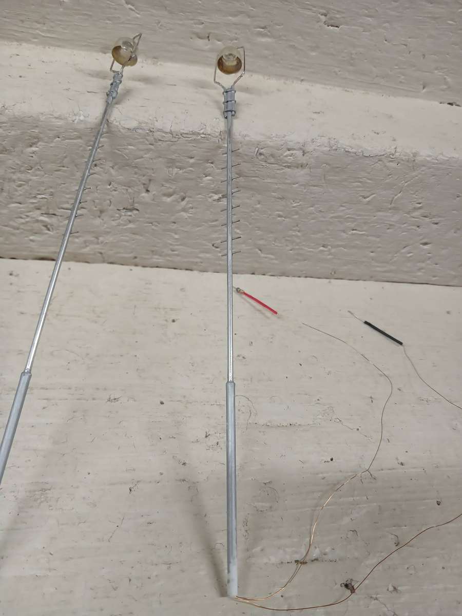 HO SCALE - SAR - HIGHBAY LIGHTS - X6