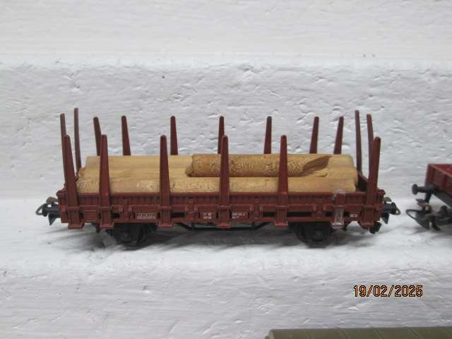 HO SCALE - MARKLIN - VARIOUS GOODS TRUCKS - X3