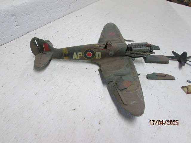 1:48 DIE CAST MILITARY AEROPLANE - CASADIO - SPITFIRE