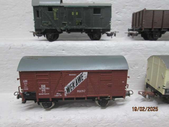 HO SCALE - PIKO - VARIOUS GOODS WAGONS - X4