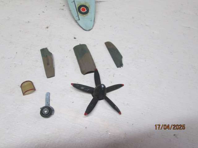 1:48 DIE CAST MILITARY AEROPLANE - CASADIO - SPITFIRE