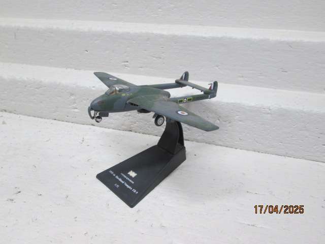 1:72 DIE CAST MILITARY AEROPLANE - 1955 DE HAVILLAND VAMPIRE