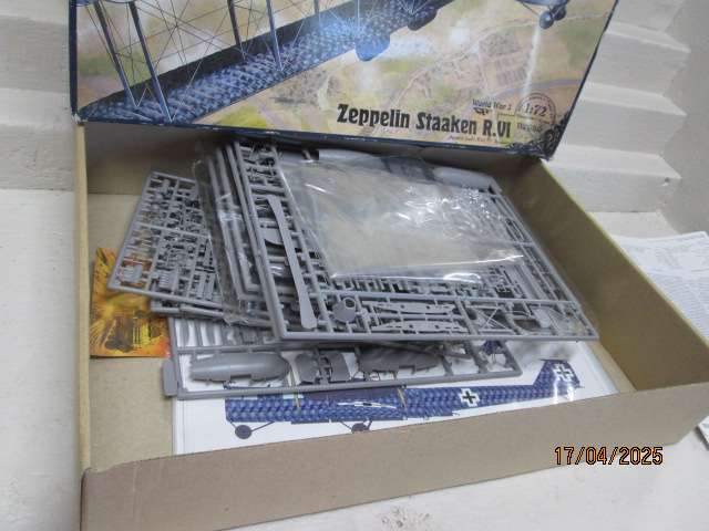 1:72 SCALE - RODEN - ZEPPELIN STAAKEN R.V1 MILITARY AEROPLANE - BOXED