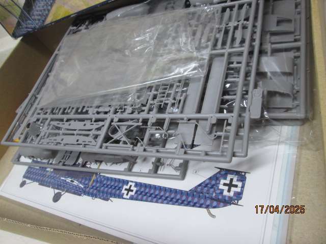 1:72 SCALE - RODEN - ZEPPELIN STAAKEN R.V1 MILITARY AEROPLANE - BOXED