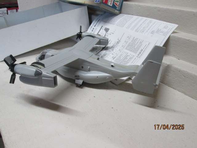 1:48 - SCALE - ITALERI - V-22 OSPREY MILITARY AEROPLANE - BOXED
