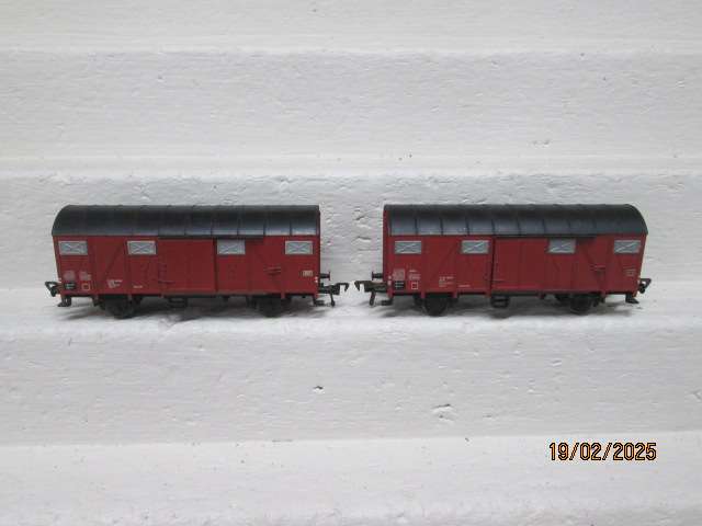HO SCALE - FLEICHMANN - BOX CARS - X2