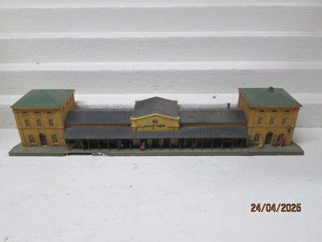 HO SCALE - KIBRI -  LARGE STATION BUILDING