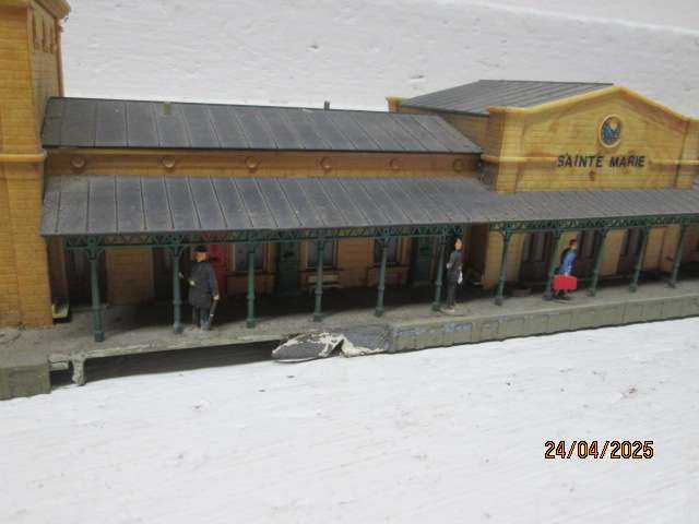 HO SCALE - KIBRI -  LARGE STATION BUILDING