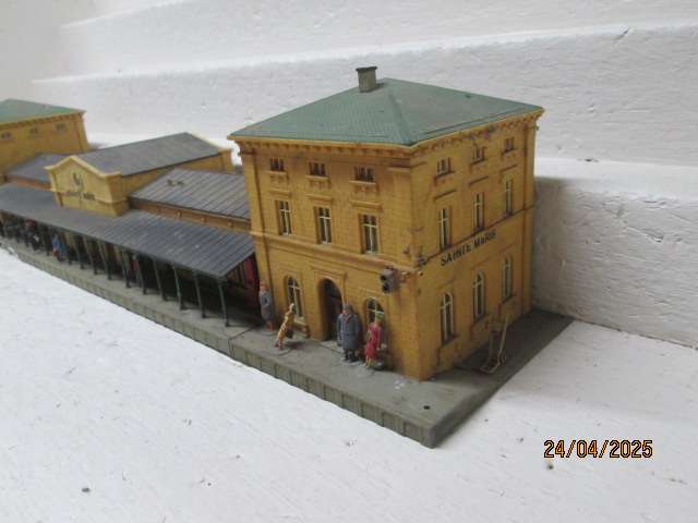 HO SCALE - KIBRI -  LARGE STATION BUILDING