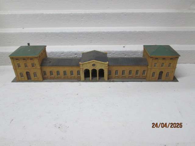 HO SCALE - KIBRI -  LARGE STATION BUILDING