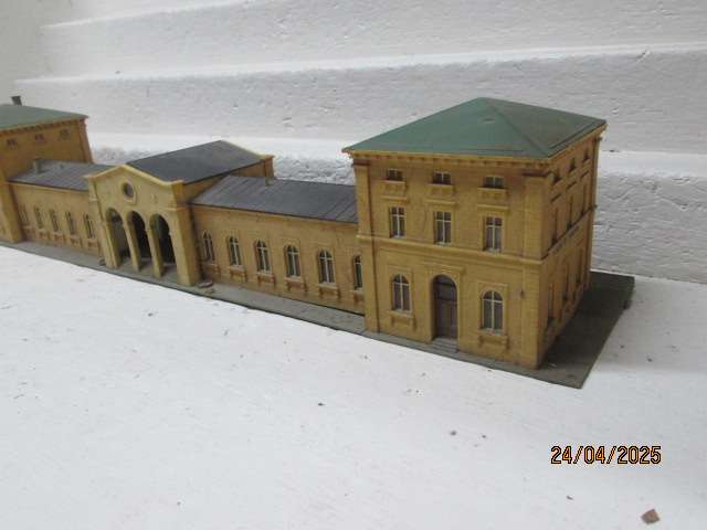 HO SCALE - KIBRI -  LARGE STATION BUILDING