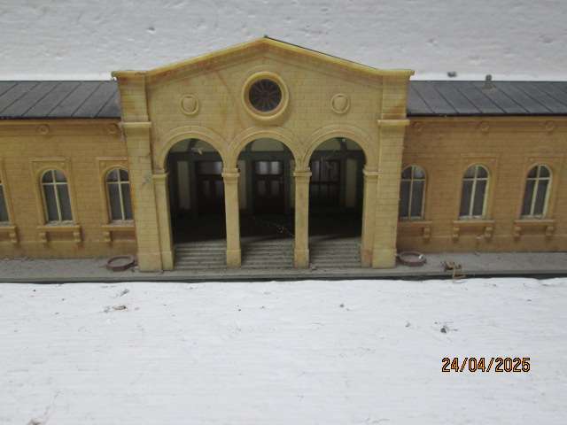 HO SCALE - KIBRI -  LARGE STATION BUILDING