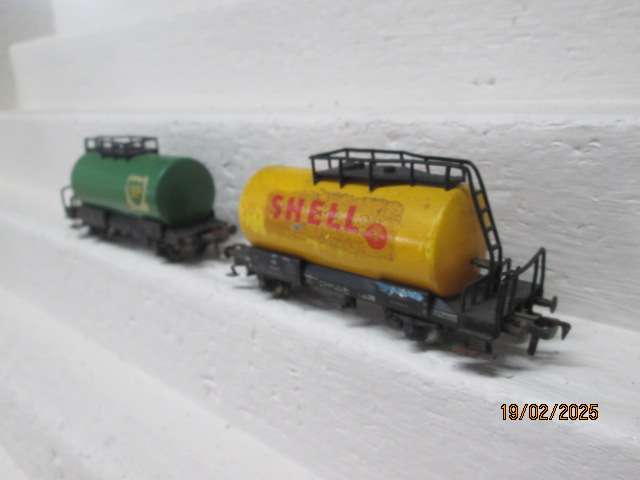 HO SCALE - FLEICHMANN - PETROL TANKERS - X2