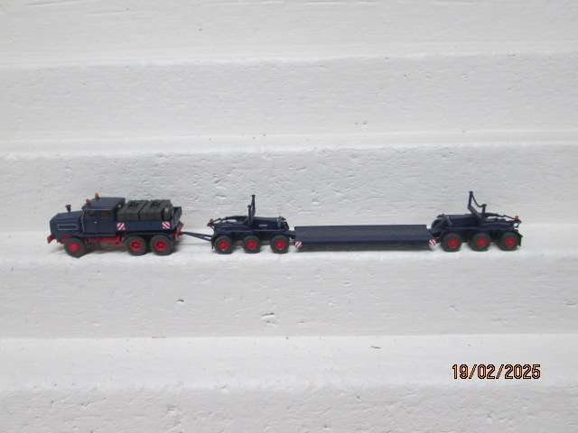 HO SCALE - WIKING - EXTRA HEAVY ROAD TRANSPORT TRUCK & TRAILER