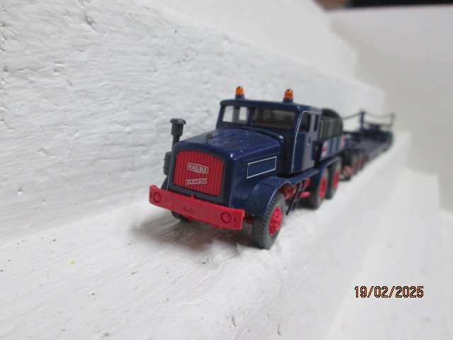 HO SCALE - WIKING - EXTRA HEAVY ROAD TRANSPORT TRUCK & TRAILER