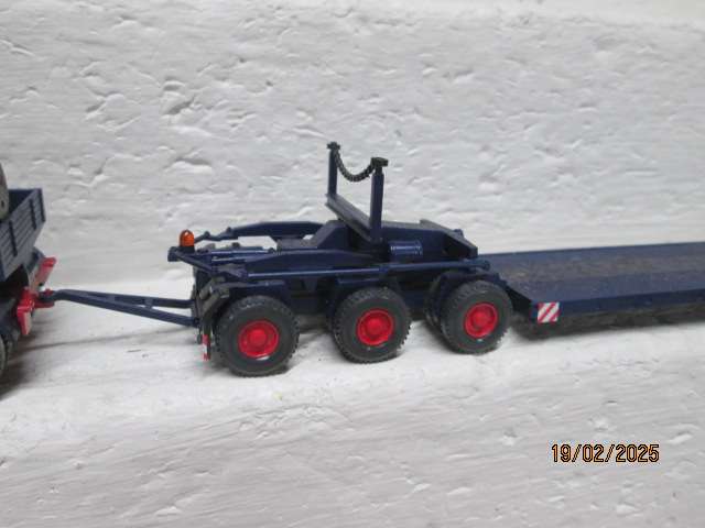 HO SCALE - WIKING - EXTRA HEAVY ROAD TRANSPORT TRUCK & TRAILER